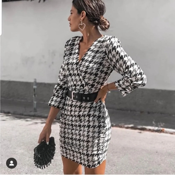 Zara Dresses & Skirts - Zara Houndstooth Long Sleeve Black White Gray Mini Dress Size Small